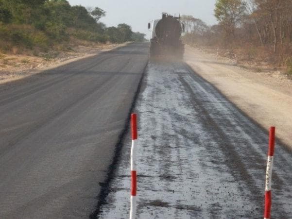 Preparação e tratamento de plataforma rodoviária
